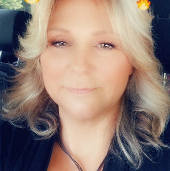 Meet your Posher, Jodie - Picture 2 of 4